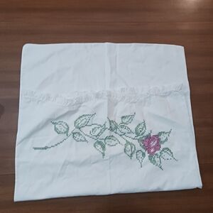 Pillowcases Pair Stamped Embroidery Rose White Lace Edge 20x30